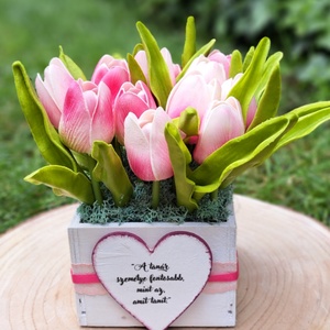 Tulipános asztaldísz óvoda bölcsöde ballagás ajándék, Otthon & Életmód, Dekoráció, Asztal és polc dekoráció, Asztaldísz, , MESKA