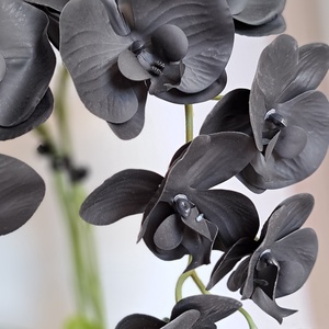 Élethű fekete orchidea asztaldísz rosegold kaspóban - otthon & életmód - dekoráció - asztal és polc dekoráció - asztaldísz - Meska.hu
