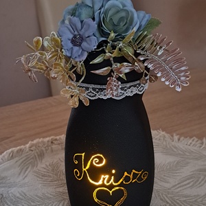 Egyedi feliratos mécses LED világítással, virág díszítéssel Anyák napjárq, Otthon & Életmód, Vallás, Temetkezési tárgy, Sírdísz, kegyeleti dísz, Festett tárgyak, MESKA