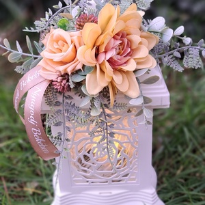 Rózsamintás lámpás LED világítással, virág díszítéssel katedramécses - otthon & életmód - vallás - temetkezési tárgy - sírdísz, kegyeleti dísz - Meska.hu Rózsamintás lámpás LED világítással, virág díszítéssel katedramécses - otthon & életmód - vallás - temetkezési tárgy - sírdísz, kegyeleti dísz - Meska.hu