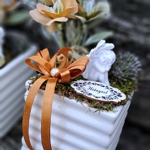 Kegyeleti sírdísz bordázott kaspóban angyalkával, Otthon & Életmód, Vallás, Temetkezési tárgy, Sírdísz, kegyeleti dísz, Virágkötés, MESKA