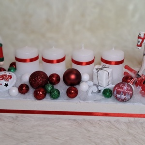Gyertyás adventi asztaldísz klasszikus zöld-fehér-piros színekben - karácsony - adventi díszek - adventi asztaldísz - Meska.hu