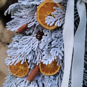 Karácsonyi kopogtató narancs-fahéj díszítéssel - karácsony - adventi díszek - adventi ajtódísz - Meska.hu