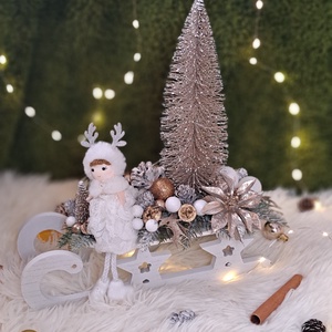 Szánkós asztaldísz arany-fehér színben - karácsony - adventi díszek - adventi asztaldísz - Meska.hu