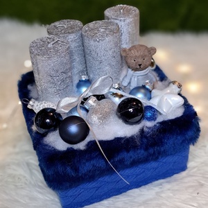 Adventi gyertyás asztaldísz kék-ezüst színekben - karácsony - adventi díszek - adventi asztaldísz - Meska.hu