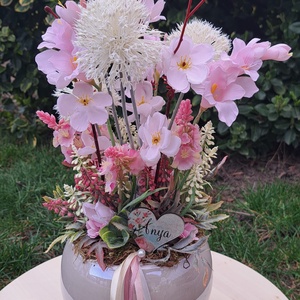 Virágos asztaldísz magasfényű keramia kaspóban - otthon & életmód - dekoráció - asztal és polc dekoráció - asztaldísz - Meska.hu