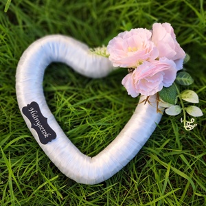 Szív alakú koszorú díszítéssel - Meska.hu