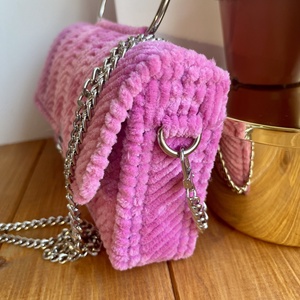 Mályva plüss táska - táska & tok - kézitáska & válltáska - vállon átvethető táska - Meska.hu