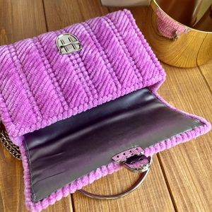 Mályva plüss táska - táska & tok - kézitáska & válltáska - vállon átvethető táska - Meska.hu