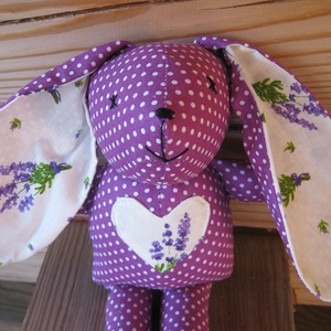 Bíborlila pöttyös nyuszi  szivecskével-szivárványsorozat - Meska.hu