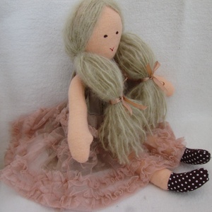  Baba csipkésben -  - Meska.hu