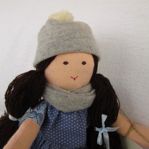 Barna baba kék pöttyösben, téliesen -  - Meska.hu