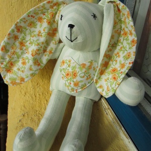  Csíkos-virágos nyuszi  szivecskével -  - Meska.hu