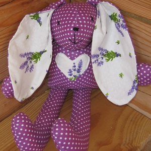 Bíborlila pöttyös nyuszi  szivecskével-szivárványsorozat -  - Meska.hu