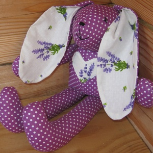 Bíborlila pöttyös nyuszi  szivecskével-szivárványsorozat -  - Meska.hu