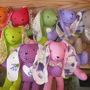 Narancssárga pöttyös nyuszi  szivecskével-szivárványsorozat -  - Meska.hu