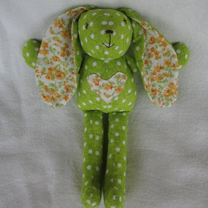 Világoszöld pöttyös nyuszi  szivecskével-szivárványsorozat -  - Meska.hu