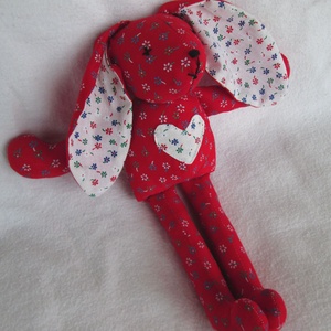 Piros  nyuszi  szivecskével-szivárványsorozat -  - Meska.hu