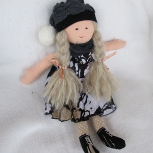 Hirtelenszőke copfos baba - Meska.hu