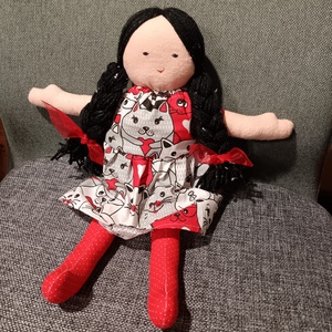 Fekete hajú baba piros pöttyös harisnyában - játék & sport - baba & babaház - baba - Meska.hu