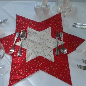 karácsonyi csillag alakú terítő - karácsonyi lakásdekoráció - ünnepi asztaldekoráció - karácsonyi lakásdekoráció - Meska.hu
