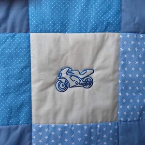  Mindenféle autók kékben, Otthon & Életmód, Babaszoba, gyerekszoba, Babatakaró, gyerek pléd, Hímzés, Patchwork, foltvarrás, MESKA