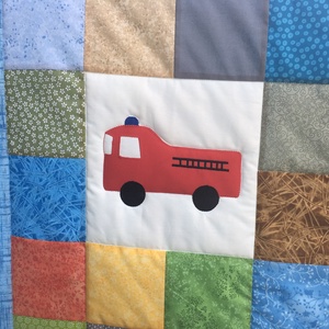 Járgányos nyári takaró tűzoltóautóval, betonkeverővel, rollerrel, versenyautóval, markolóval és autóval - otthon & életmód - babaszoba, gyerekszoba - babatakaró, gyerek pléd - Meska.hu