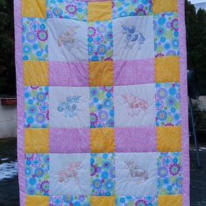UNIKORNISOS rózsaszín-szürke takaró, Baba - mama, Baba ágynemű, Babatakaró, gyerek pléd, Hímzés, Patchwork, foltvarrás, MESKA
