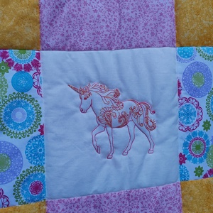 UNIKORNISOS takaró, Baba - mama, Baba ágynemű, Babatakaró, gyerek pléd, Hímzés, Patchwork, foltvarrás, MESKA