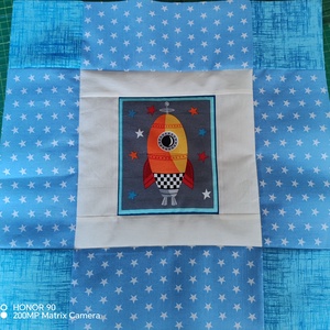 Űrhajós párnahuzat , Baba - mama, Babaszoba dekoráció, Gyerek díszpárna, Patchwork, foltvarrás, Varrás, MESKA