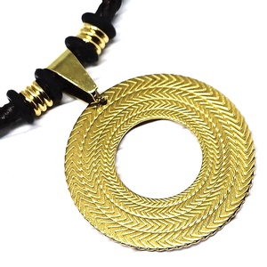 Örvény aranyban nemesacél medál fonott barna bőr nyakláncon férfiaknak - nőknek, Ékszer, Nyaklánc, Medálos nyaklánc, Ékszerkészítés, MESKA