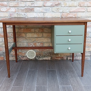 Felújított retro, mid century térbe állítható íróasztal - Meska.hu