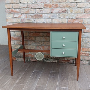 Felújított retro, mid century térbe állítható íróasztal - Meska.hu