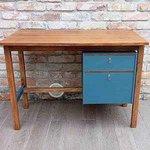 Felújított lengyel, retro, mid century térbe állítható íróasztal - Meska.hu