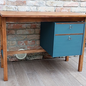 Felújított lengyel, retro, mid century térbe állítható íróasztal - otthon & életmód - bútor - asztal - Meska.hu