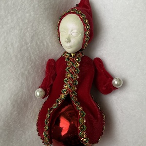 Gyöngyház fényű manócska dísz, Karácsony, Karácsonyi lakásdekoráció, Karácsonyfadíszek, Baba-és bábkészítés, Gipszöntés, MESKA