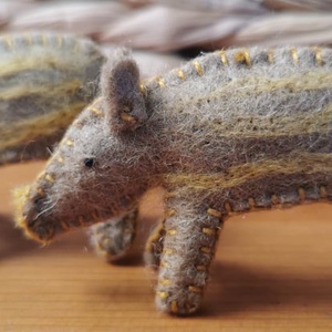 Vaddisznócsalád gyapjúfilcből - vadkan, koca, kismalacok (5 db/szett) - RENDELHETŐ! - játék & sport - plüssállat & játékfigura - más figura - Meska.hu