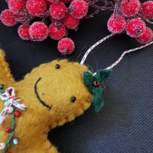 MÉZI SÜTIEMBERKE GINGERBREAD MÉZESKALÁCSEMBERKE TERMÉSZETES ANYAGOK GYAPJÚFILC GYAPJÚ NEMEZ NEMEZDEKORÁCIÓ  - karácsony - karácsonyi lakásdekoráció - karácsonyfadíszek - Meska.hu