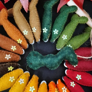 ŐSZI SZÍNEKBEN POMPÁZÓ MÁGNESES HORGÁSZJÁTÉK HARCSÁVAL 21 DB/SZETT TERMÉSZETES ANYAGOK GYAPJÚFILC GYAPJÚ ÜGYESSÉGI NEMEZ - játék & sport - készségfejlesztő és logikai játék - montessori szivárvány, waldorf játékok - Meska.hu