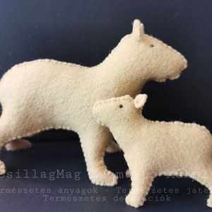 CAPYBARA VÍZIDISZNÓ 2 DB/SZETT CSILLAGMAG-ÁLLATFIGURA TERMÉSZETES ANYAGOK GYAPJÚFILC GYAPJÚ NEMEZ NEMEZJÁTÉK WALDORF - játék & sport - plüssállat & játékfigura - más figura - Meska.hu