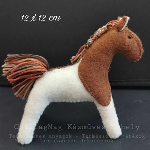 KISCSIKÓ CSILLAGMAG-LOVACSKA TERMÉSZETES ANYAGOKBÓL GYAPJÚFILC GYAPJÚ 12 X 12 CM NEMEZJÁTÉK WALDORF TERMÉSZETESJÁTÉK - játék & sport - plüssállat & játékfigura - ló - Meska.hu