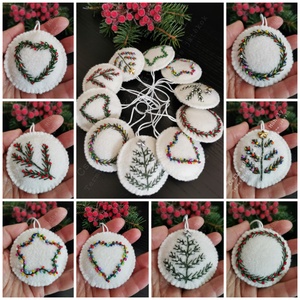 HÍMZETT KARÁCSONYFADÍSZEK 10 DB/SZETT EGYEDI DÍSZÍTÉS GYÖNGYÖKKEL TERMÉSZETES ANYAG GYAPJÚFILC GYAPJÚ AJÁNDÉK DEKORÁCIÓ  - karácsony - karácsonyi lakásdekoráció - karácsonyfadíszek - Meska.hu