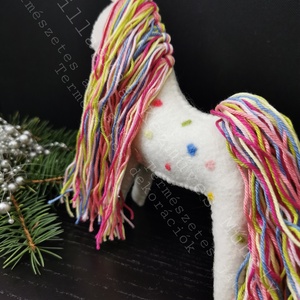 TÜNDÉRPACI CSILLAGMAG-TÜNDÉRLOVACSKA EGYEDI TERMÉSZETES ANYAGOKBÓL GYAPJÚFILC GYAPJÚ WALDORF TERMÉSZETES JÁTÉK PÖTTYÖS  - játék & sport - plüssállat & játékfigura - ló - Meska.hu