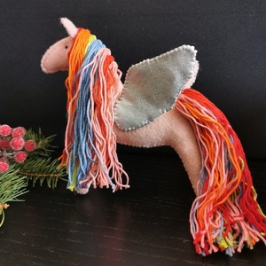 SZELLŐ CSILLAGMAG-TÜNDÉRLOVACSKA TERMÉSZETES ANYAGOK GYAPJÚFILC GYAPJÚ 100 %-OS PAMUTFONAL KÉZMŰVESJÁTÉK WALDORF  - játék & sport - plüssállat & játékfigura - ló - Meska.hu