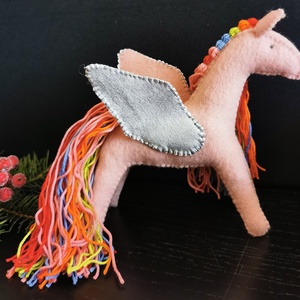 SZELLŐ CSILLAGMAG-TÜNDÉRLOVACSKA TERMÉSZETES ANYAGOK GYAPJÚFILC GYAPJÚ 100 %-OS PAMUTFONAL KÉZMŰVESJÁTÉK WALDORF  - játék & sport - plüssállat & játékfigura - ló - Meska.hu