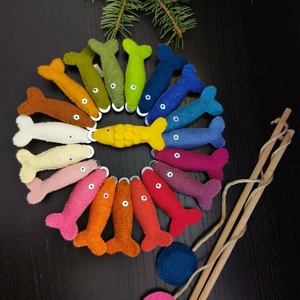 ARANYHALACSKÁS HORGÁSZJÁTÉK 21 DB/SZETT KÉSZSÉGFEJLESZTŐ MÁGNESES TERMÉSZETES ANYAGOKBÓL (GYAPJÚFILC, GYAPJÚ) ÜGYESSÉGI  - Meska.hu