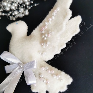 Esküvői Hófehér Galamb Környezettudatos Köszönőajándék Vendégajándék Hímzéssel Gyöngyökkel Egyedi Ajándék Gyapjúfilcből - esküvő - dekoráció - helyszíni dekor - Meska.hu