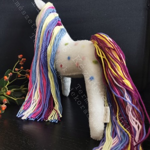 TÜNDÉRPACI CSILLAGMAG-TÜNDÉRLOVACSKA ÚJ NAGYOBB MÉRETBEN TERMÉSZETES ANYAGOK GYAPJÚFILC GYAPJÚ EGYEDI KÉZMŰVES WALDORF  - játék & sport - plüssállat & játékfigura - ló - Meska.hu