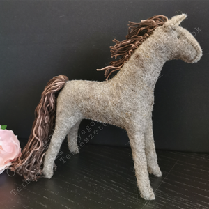 SZÉLJÁRÓ CSILLAGMAG-LOVACSKA EMLÉKŐRZŐ LOVAK FOTÓ ALAPJÁN IS TERMÉSZETES ANYAG GYAPJÚFILC GYAPJÚ 100 % PAMUTFONAL WALDOR - játék & sport - sport és kikapcsolódás - lovaglás - Meska.hu