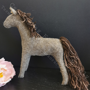 SZÉLJÁRÓ CSILLAGMAG-LOVACSKA EMLÉKŐRZŐ LOVAK FOTÓ ALAPJÁN IS TERMÉSZETES ANYAG GYAPJÚFILC GYAPJÚ 100 % PAMUTFONAL WALDOR - játék & sport - sport és kikapcsolódás - lovaglás - Meska.hu